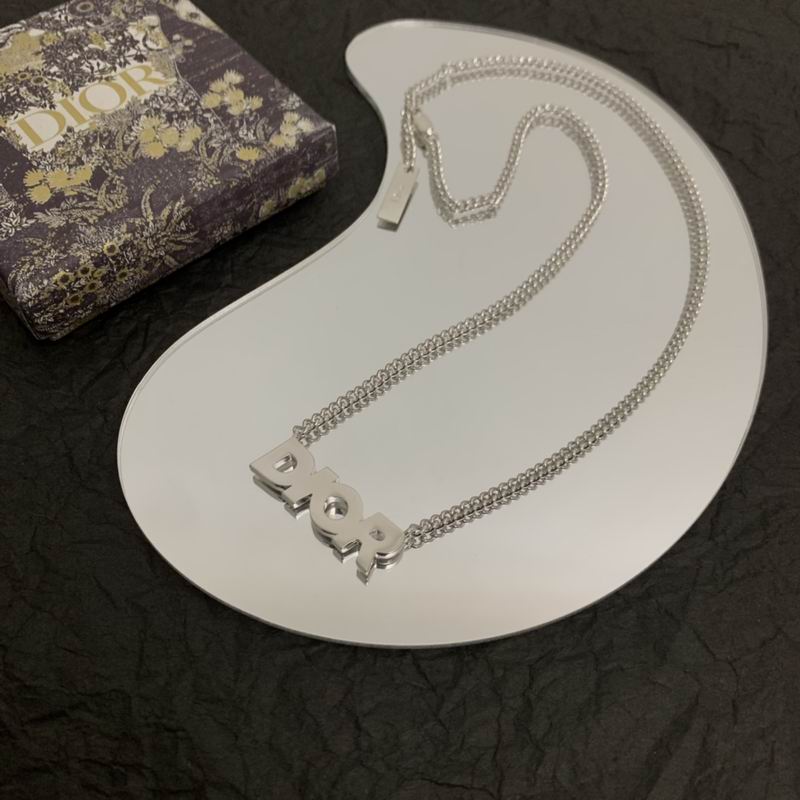 Dior Necklace 05lyr558